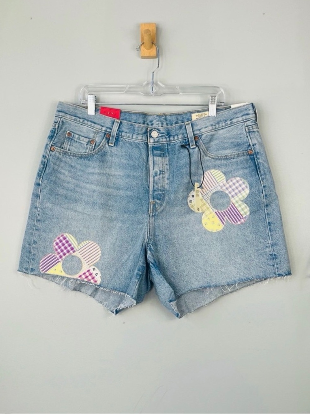 NWT | Womens Levis 501 Original Daisy Short Size 16